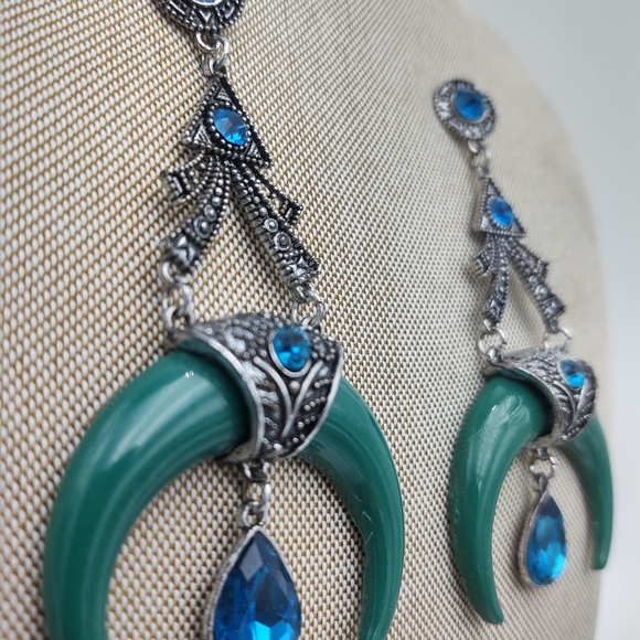 Stunning Earrings Express your Sence of Style - Picture 7 of 8